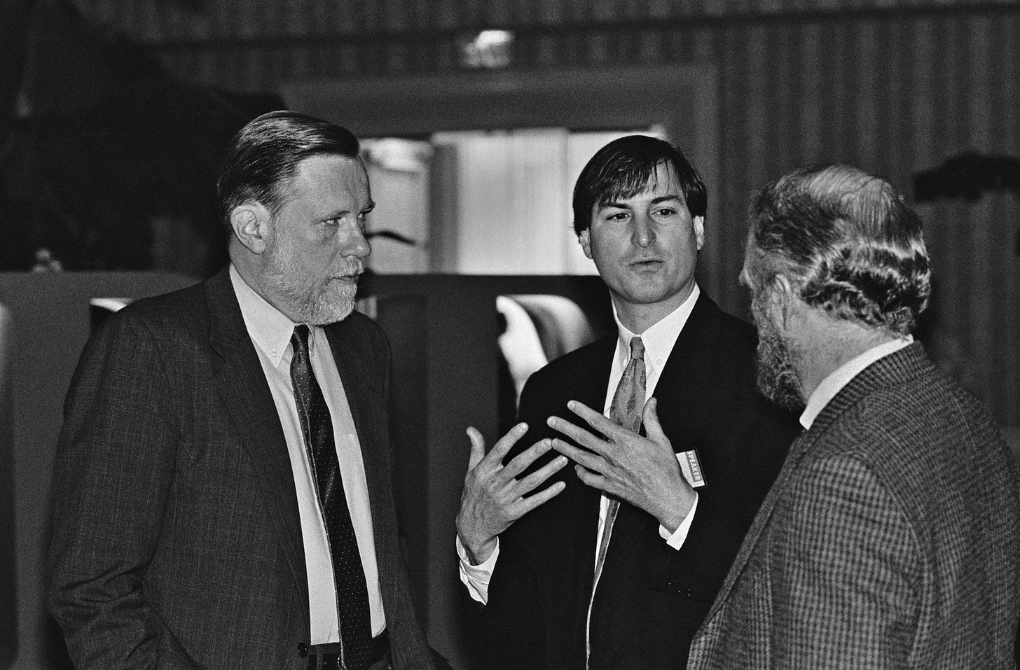 Here's a picture with Steve Jobs and the Adobe founders Chuck Geschke and  John Warnock during a conference or a reunion. | 스티브 잡스, 사진