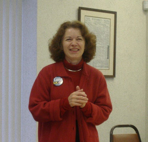 District 38B hopeful Bonnie Luna addresses her supporters.