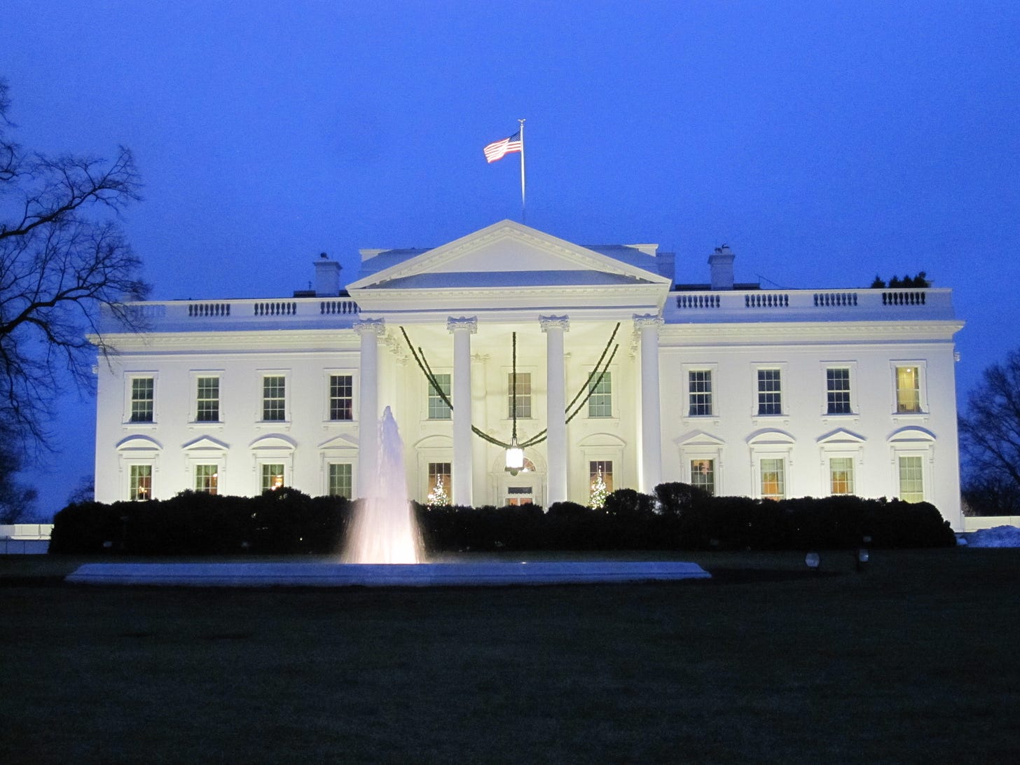 White House: CC-licensed photo by Tom Lohdan on Flickr at http://flic.kr/p/7qGBY5
