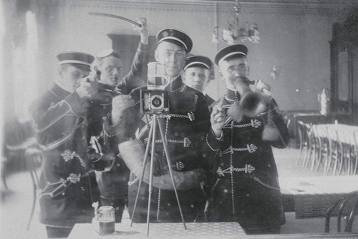 Photo of the day: One of the first ever selfies, taken in 1912 by German  party boys at University house | SupaJam / News