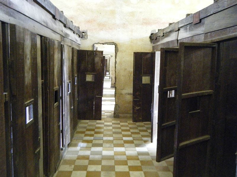File:Tuol Sleng Prison Museum - panoramio.jpg