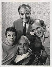 Clockwise from left: Carol Burnett, Red Skelton, Tom Smothers, and Jonathan  Winters, 1967. | Carol burnett, Comedians, Carole