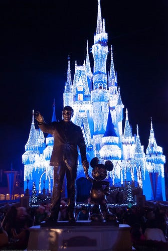 Walt Statue at Magic Kingdom
