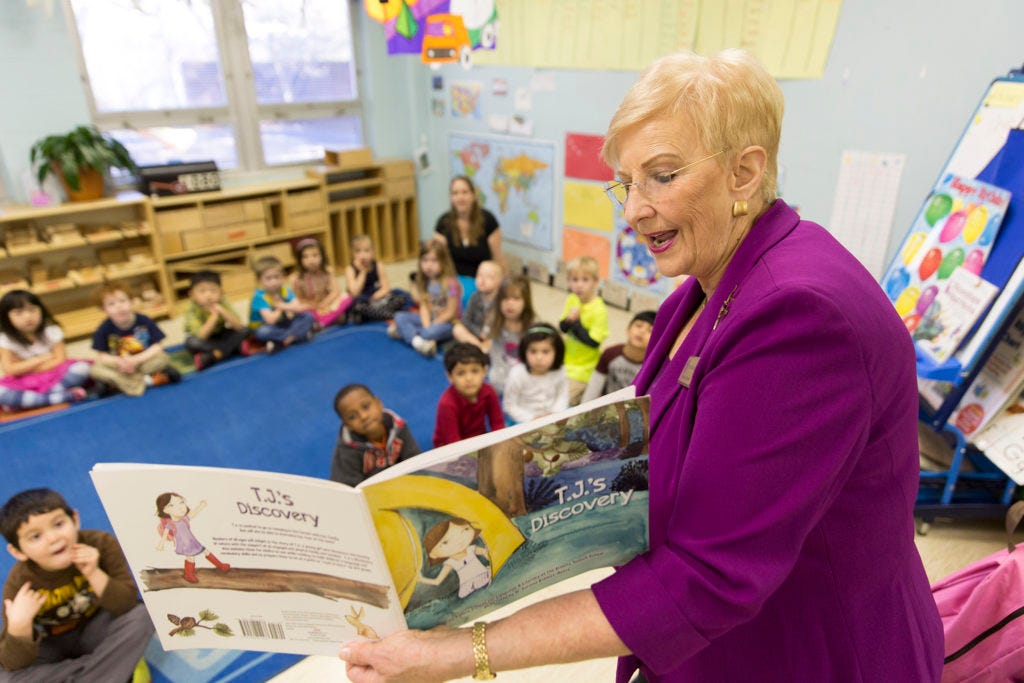 Georgia's first lady visits UGA as part of Read Across Georgia Month - UGA  Today