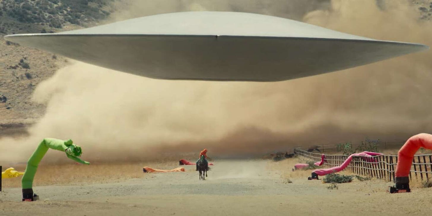 A flying saucer wreaks havoc in Jordan Peele's Nope trailer | EW.com