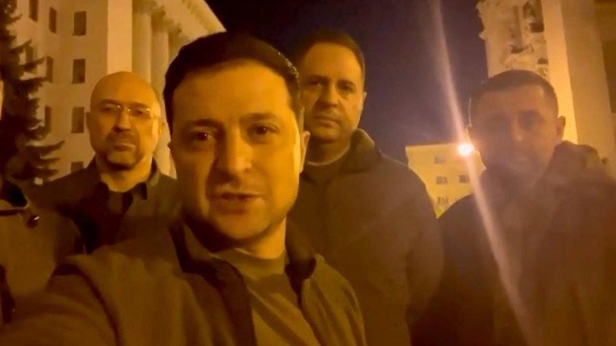 We are here&#39;: Ukrainian President Zelensky posts video from streets of Kyiv  | Taiwan News | 2022-02-26 11:42:00