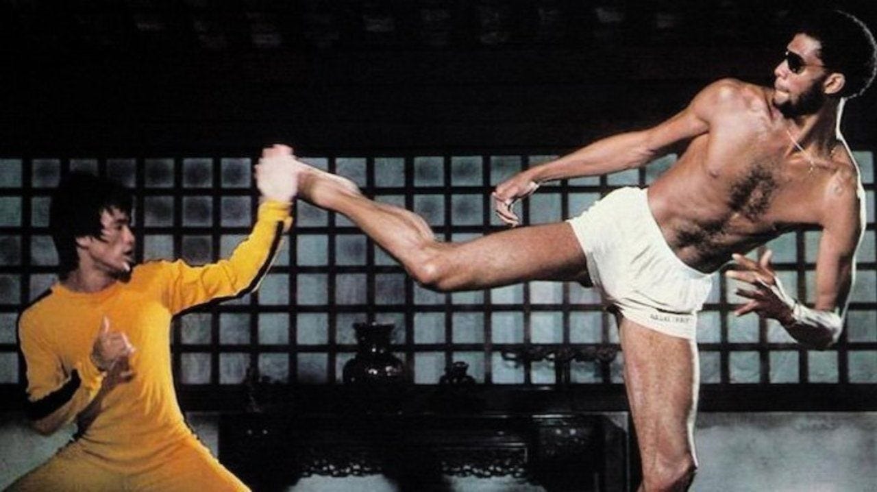 WATCH: When Lakers Legend Kareem Abdul-Jabbar Fought Bruce Lee For a Movie  - EssentiallySports