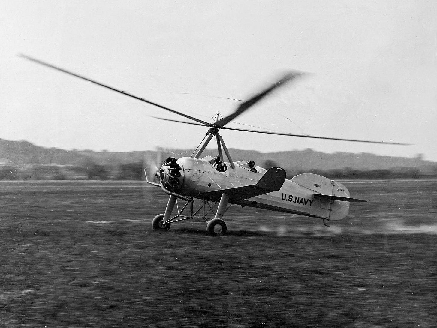 Pitcairn XOP-1 autogyro taking off in June 1931.jpg