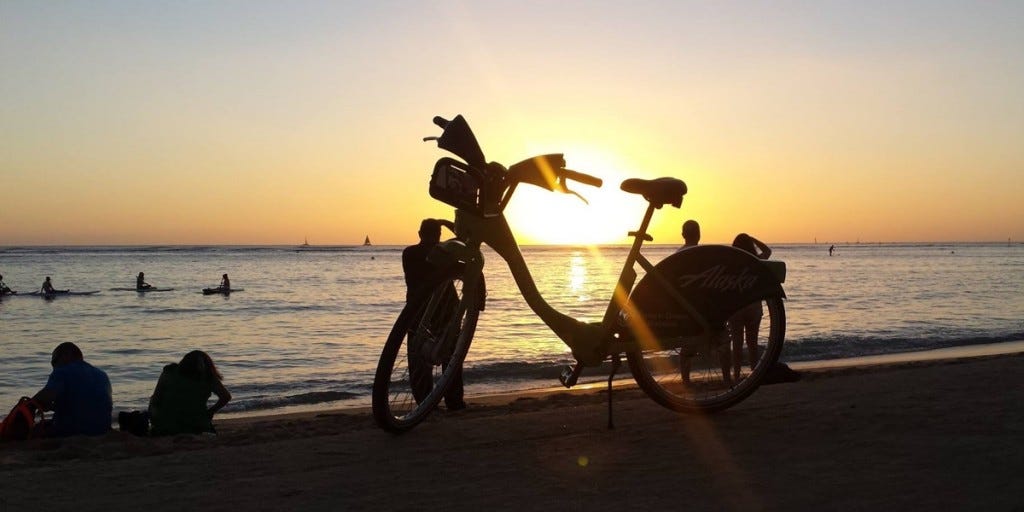 bikeshare-hawaii-beach