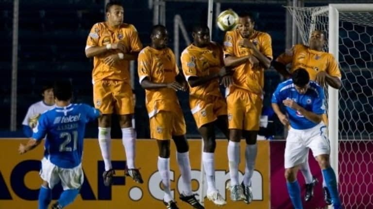 2009 CONCACAF Champions League: Cruz Azul (MEX) vs. Islanders (PUR) -  FIFA.com