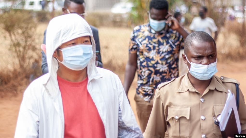 Yunhua Lin, left, at the court in Malawi, 28 Sept 2021. (Courtesy: EIA )