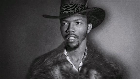 Photo of the Day] #29: Free Spirit. ABA bad boy Marvin Barnes of the  Spirits of St. Louis in one of his trademark flamboyant outfits. Barnes was  frequently in trouble with the