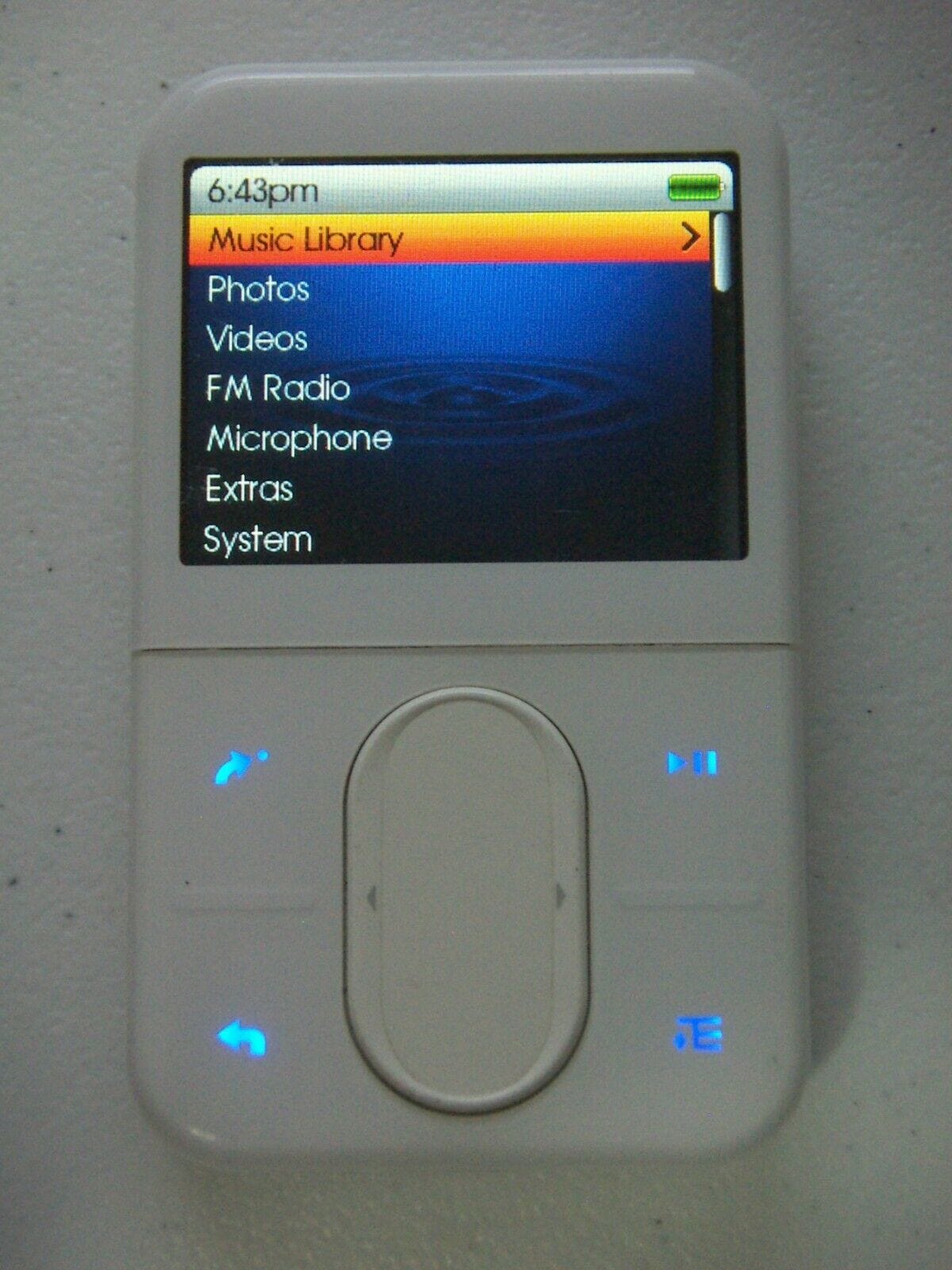 Image 3 - Creative Zen Vision:M (30GB) Digital Media MP3 Player White. Works great.
