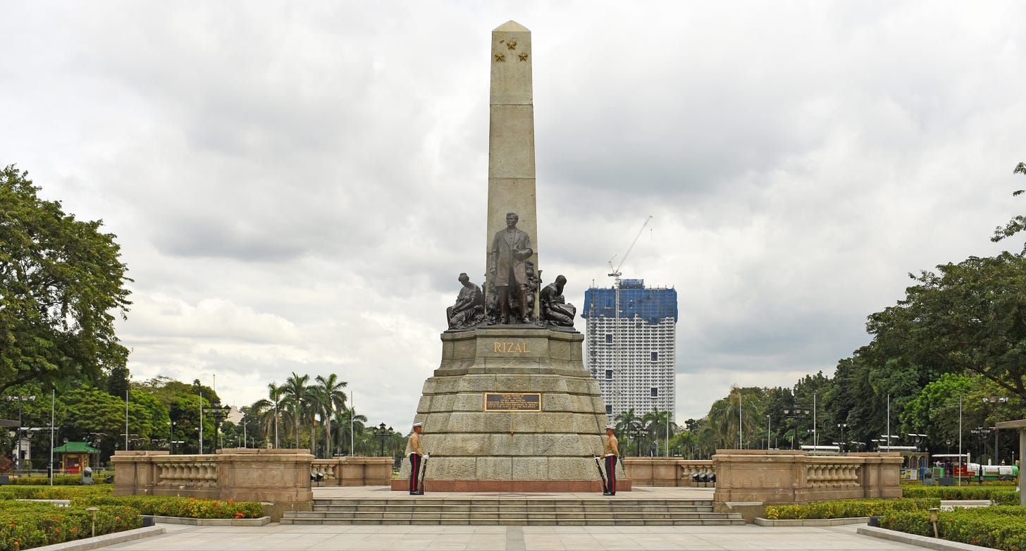 https://upload.wikimedia.org/wikipedia/commons/c/cb/Jose_Rizal_National_Monument.jpg