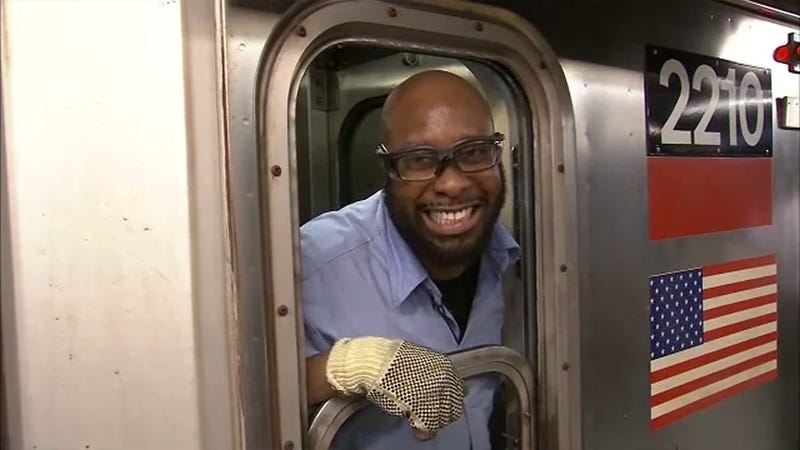 A subway ride you&amp;#39;ll actually want to go on, thanks to this rapping  conductor in New York City - ABC7 New York