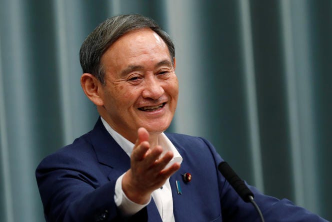 Porte-parole du gouvernement sortant, Yoshihide Suga, lors d’une conférence de presse, le 14 septembre, à Tokyo.