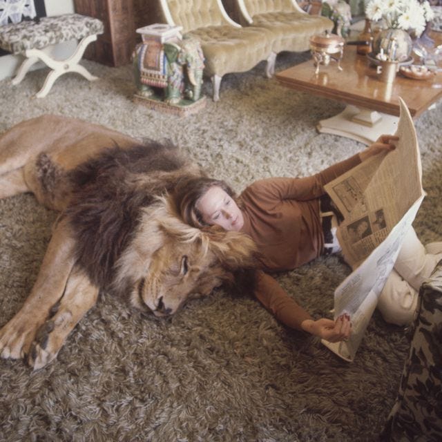 Tippi Hedren Lives with Lions &amp; Tigers, Dakota Johnson Says