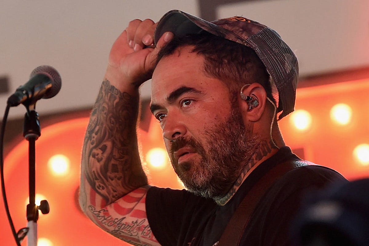 Aaron Lewis on Onstage Outbursts: 'I'm Not Some Sort of Diva'