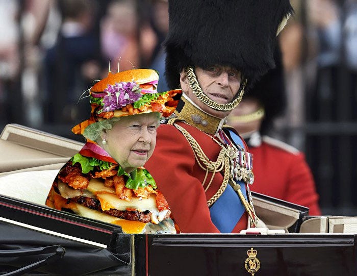The Queen's 'Green Screen' Outfit Sparks A Photoshop Battle | Bored Panda
