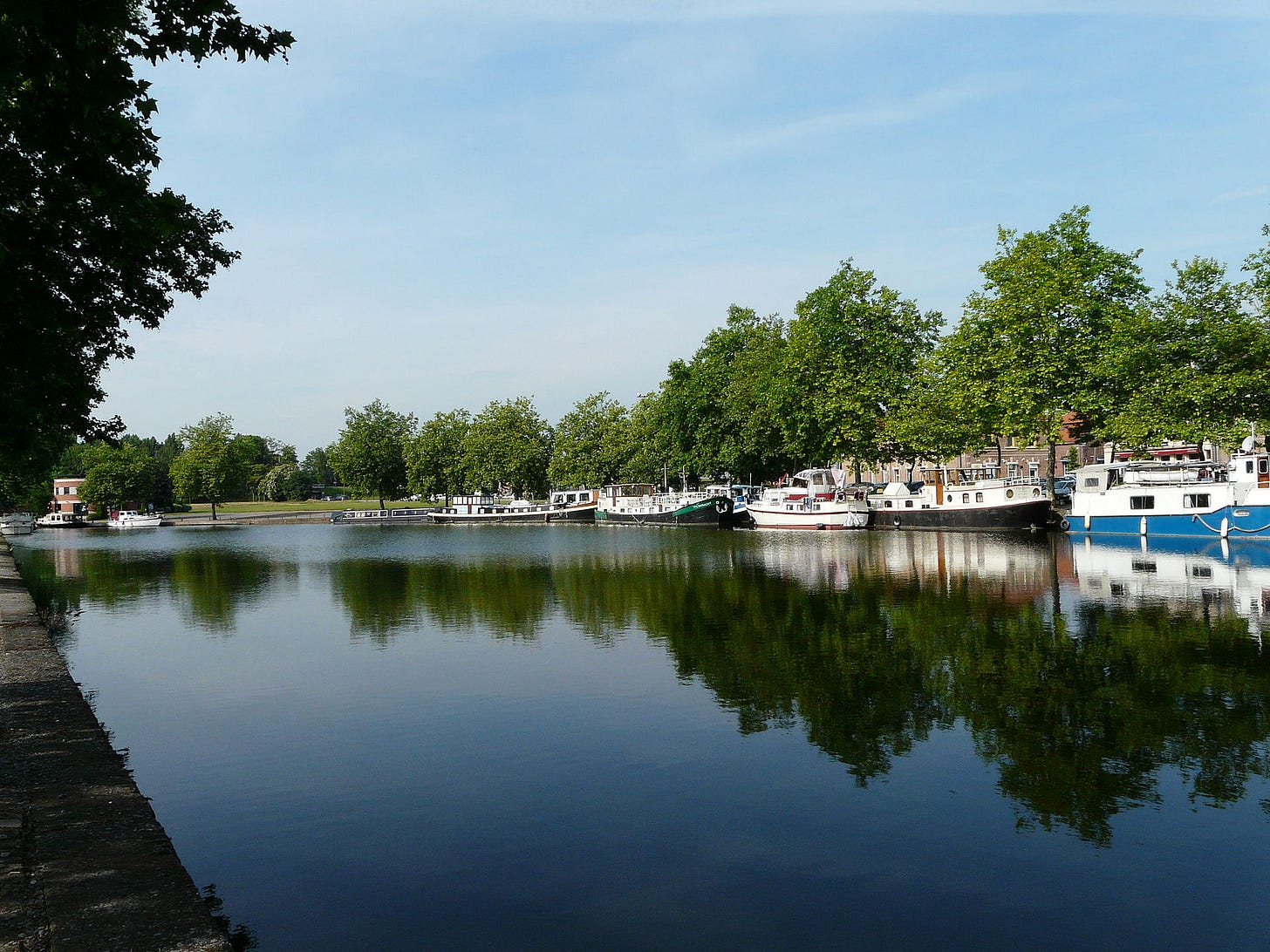 Port de plaisance Cantimpré Cambrai.JPG