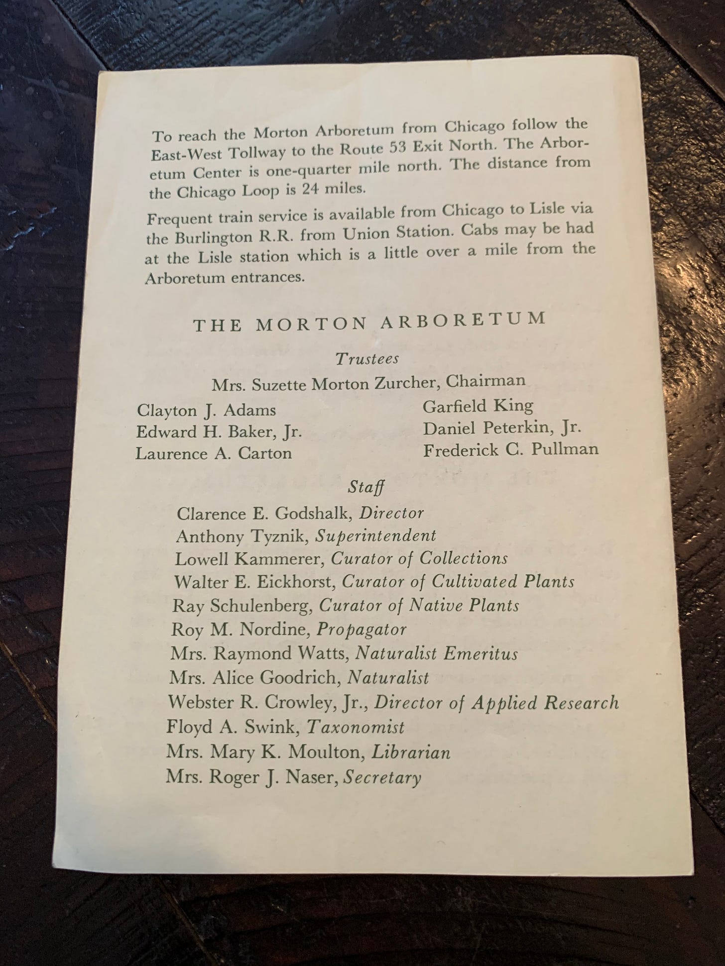 Back of pamphlet describing how to get to the Arboretum and listing the Trustees and Staff.