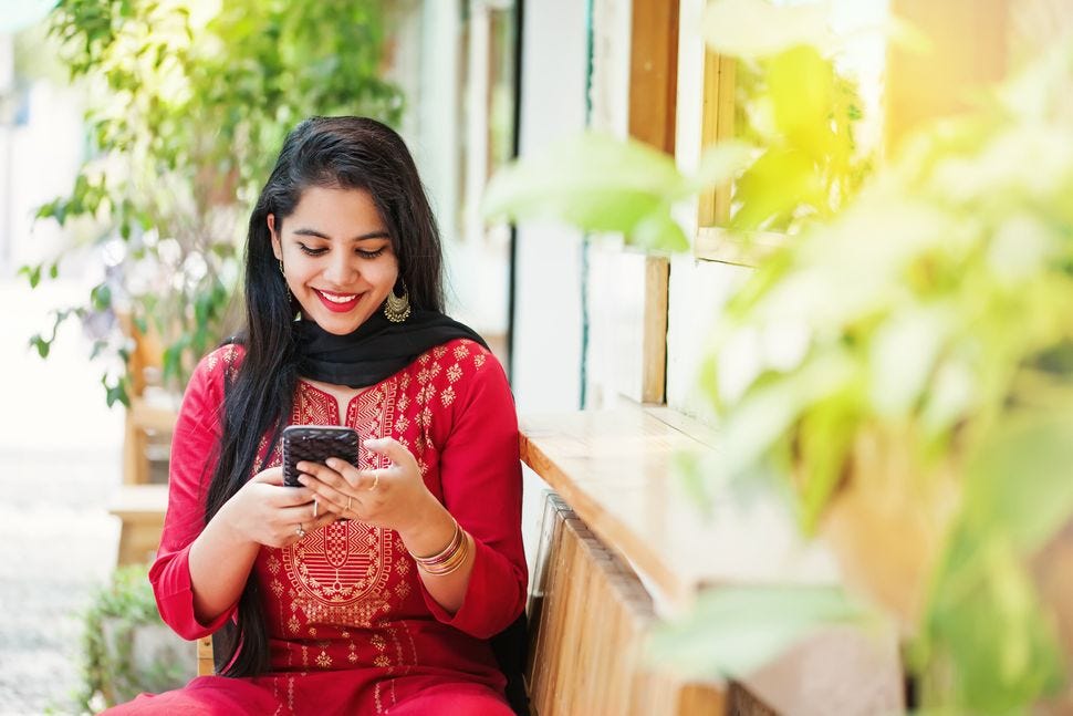 5 Reasons Why Married Indian Women Are Turning To Dating Apps ...