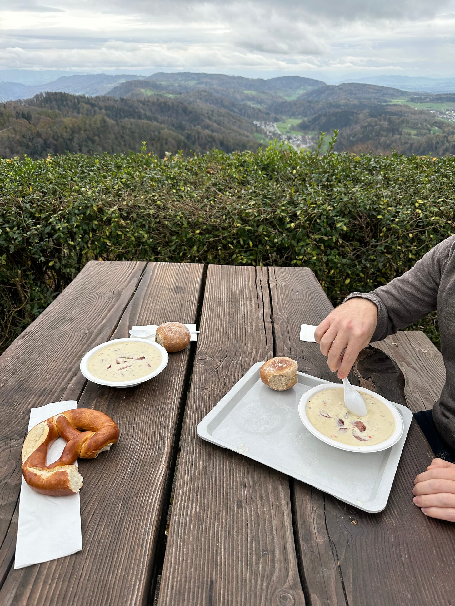 Soup-pretzel-lunch-Uetilberg-Zurich-Switzerland