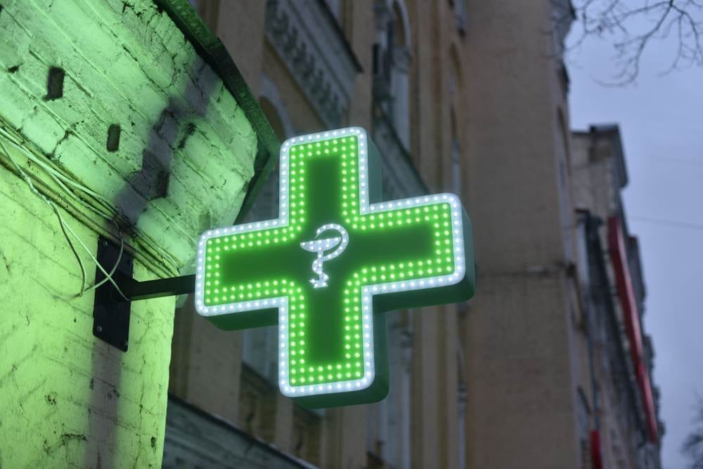 Que signifie l'emblème de la pharmacie ?