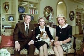 File:President Ronald Reagan, Nancy Reagan, and Rex in the residence during  an interview with Barbara Walters.jpg - Wikimedia Commons