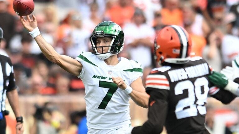 Watch: Jets convert fake punt against Browns