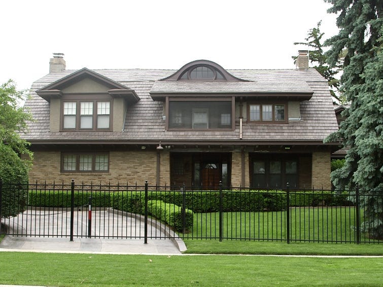 Warren Buffett Lives in a Modest House Worth .001% of His Total Wealth