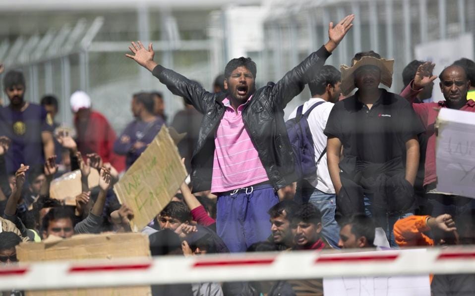 Greece postpones return of next group of migrants until Friday, Turkish  official says | News | ekathimerini.com