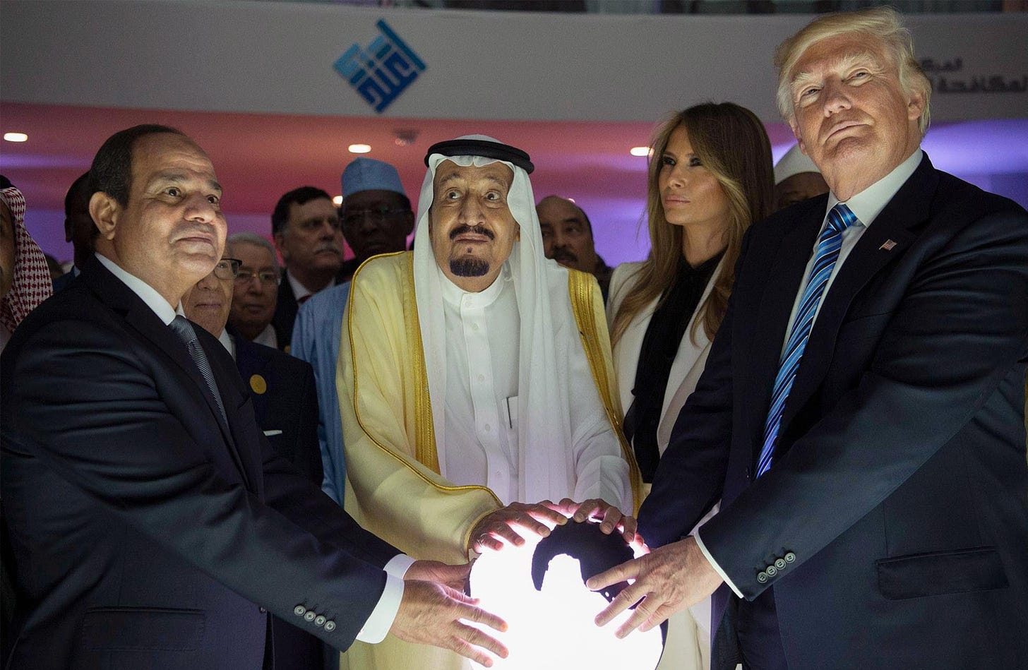 Трамп угрожает санкциями Саудовской Аравии за убийство журналиста  Washington Post | Rubic.us