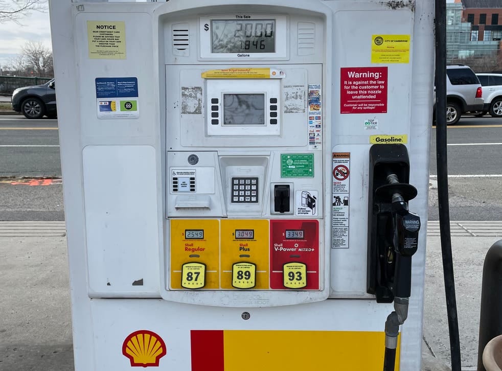 Cambridge, MA is first place in US to have climate warning labels at gas  pumps | The Independent