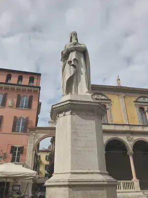 Plaza de Dante en Verona