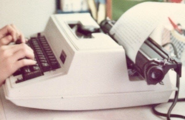 File:Typewriter(MARUZEN,1979).jpg