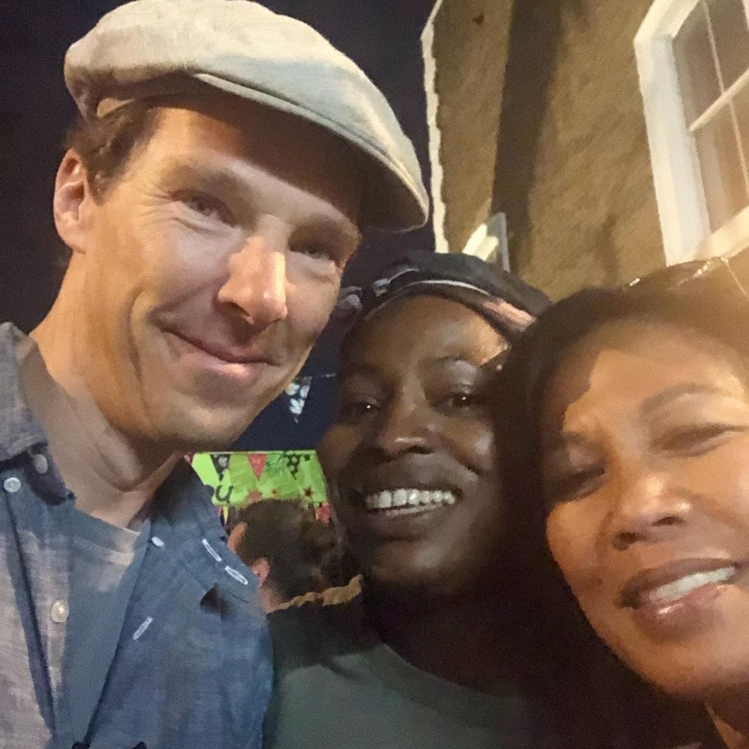 Benedict Cumberbatch with fans at the York Rise Street Festival at the  Dartmouth Arms in Camden, London on Sund… | Benedict cumberbatch, Actors,  Beautiful comments