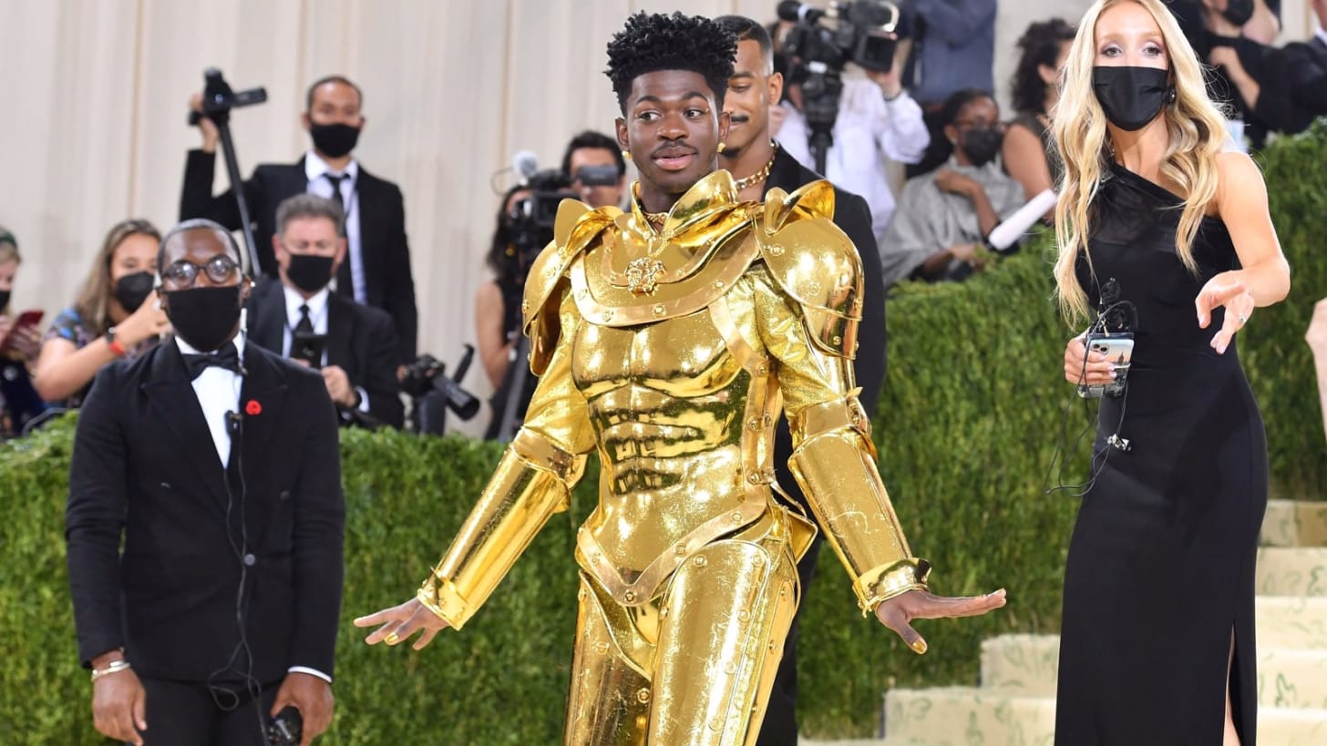 Lil Nas X makes heads turn at Met Gala 2021 in Versace ensemble | Fashion  Trends - Hindustan Times