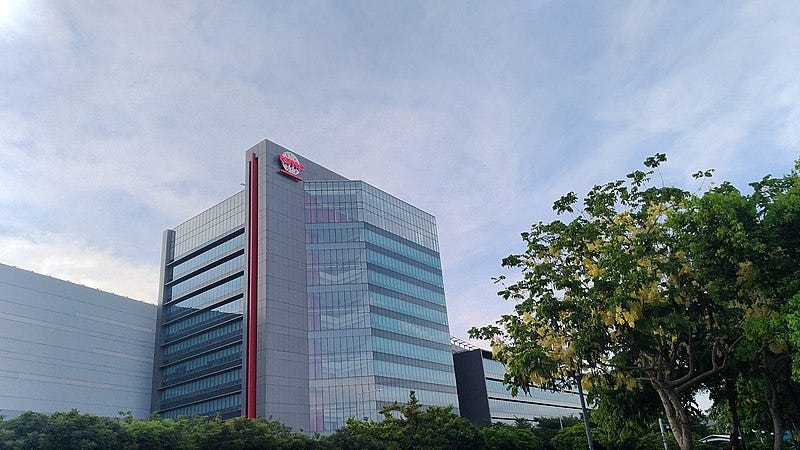 File:TSMC factory in Taichung's Central Taiwan Science Park.jpg