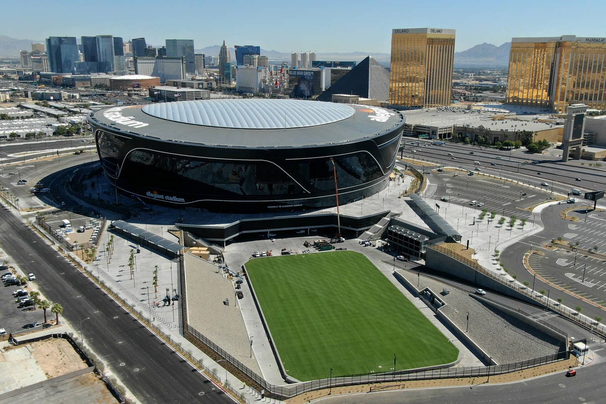 Raiders' natural grass field moves in stadium ahead of game day | Las Vegas  Review-Journal