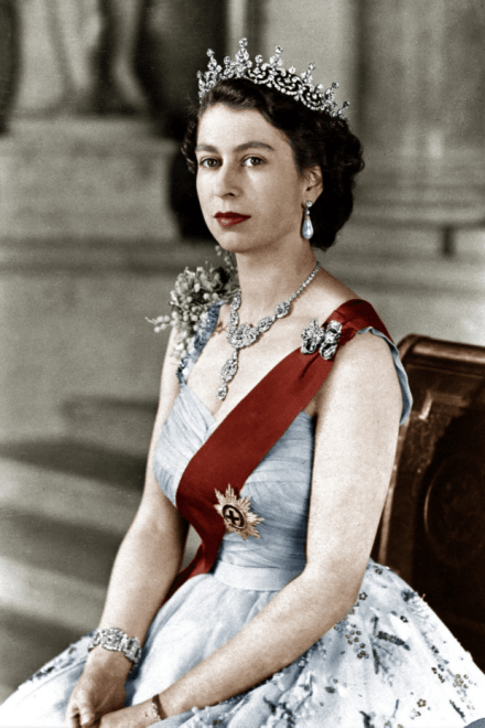 The Young Queen Elizabeth - Royal Gowns From The 1950s ...