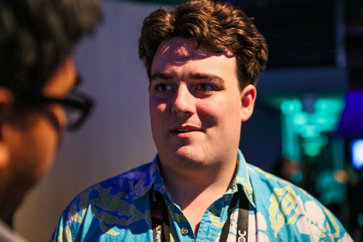Oculus founder Palmer Luckey is spending big on anti-Hillary memes - Polygon