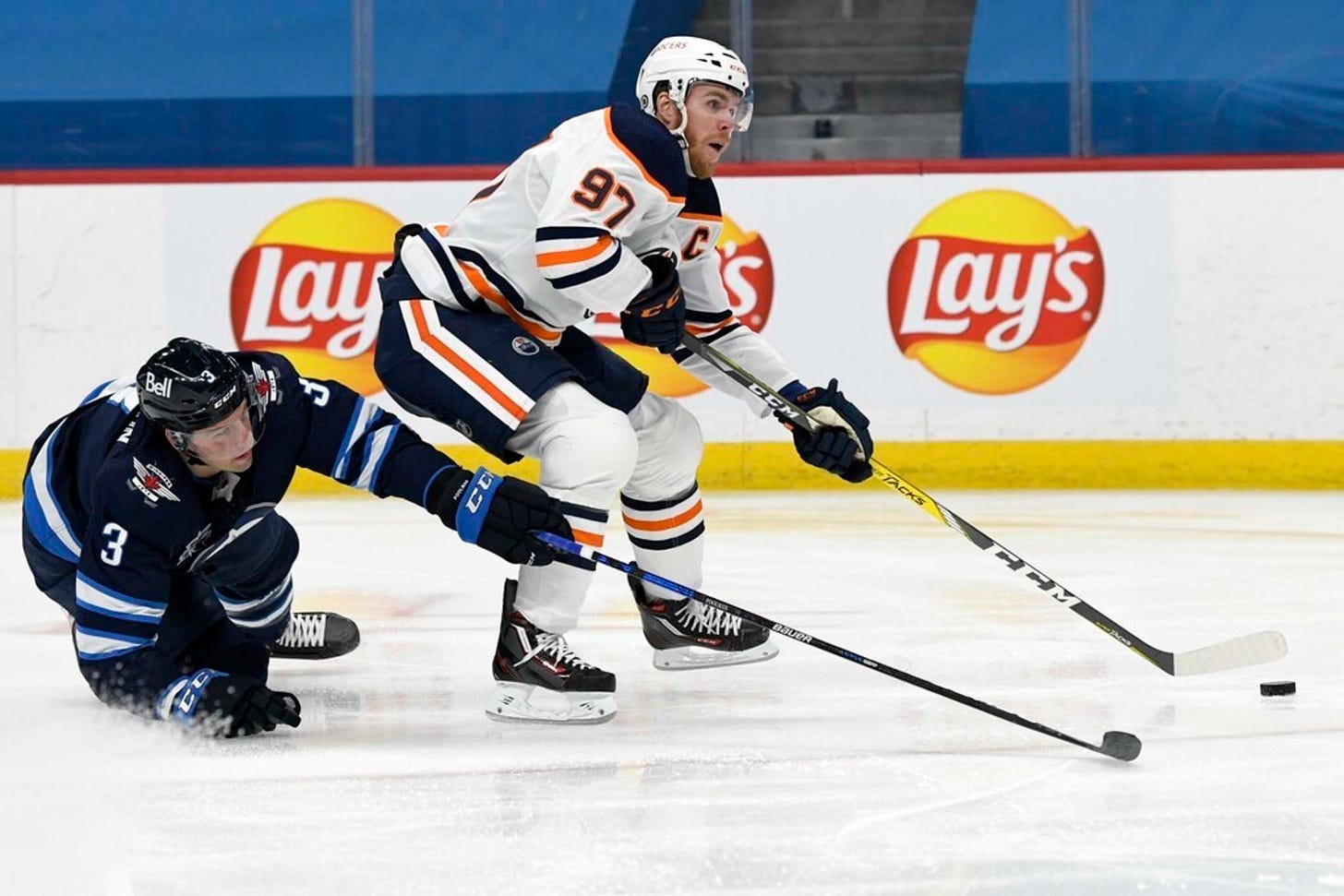 Oilers superstar McDavid scores three times, adds assist in rout of Jets -  Winnipeg Free Press