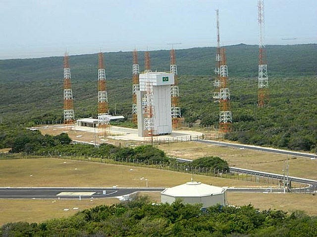 Brazil signs deal to allow US satellite launch from | English