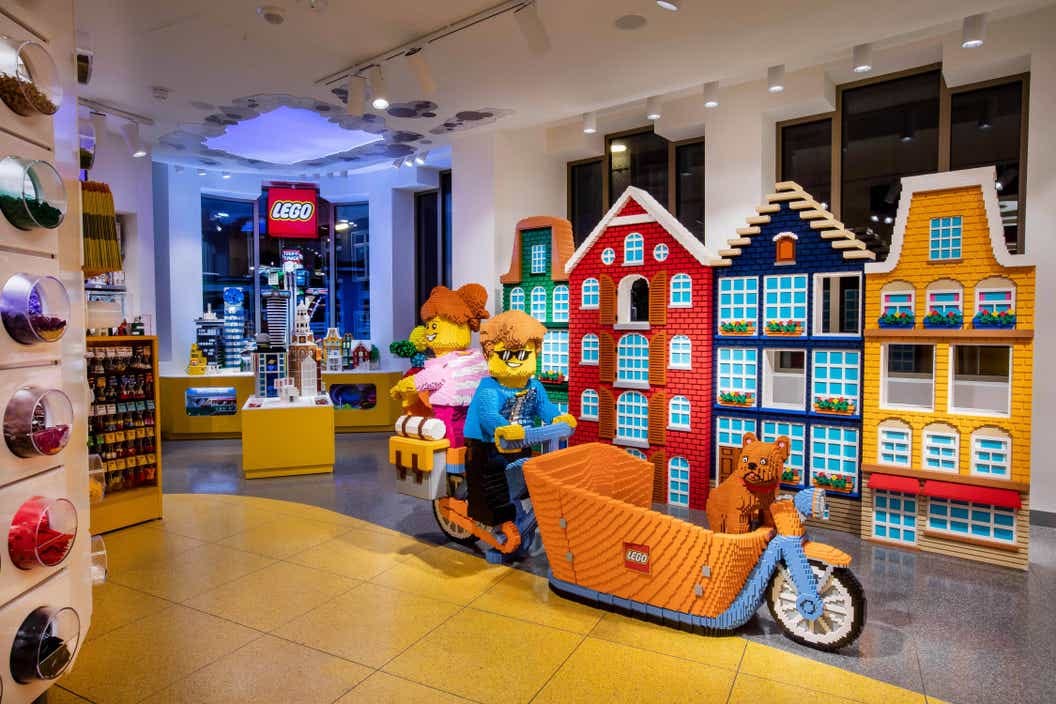 LEGO Flagship Store Amsterdam - About us - LEGO.com FR