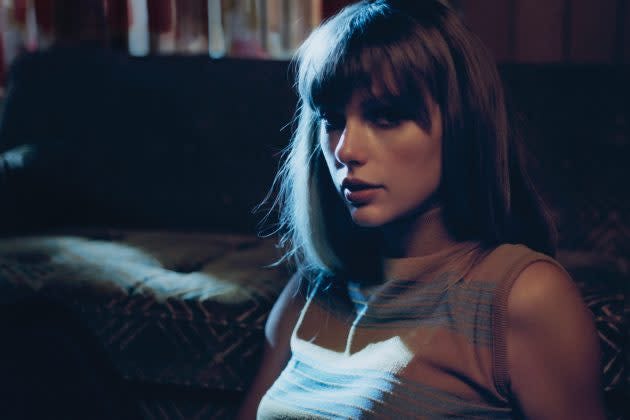 Taylor Swift's 'Midnights' Is First Album in Five Years to Move a Million  Units in a Week… and She Did It in Three Days