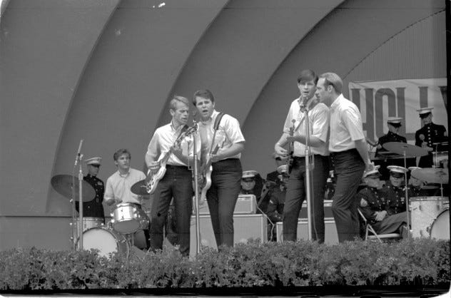 http://www.modernsuperior.com/wp-content/uploads/2015/03/beach_boys_hollywood-bowl-1963-632x418.jpg