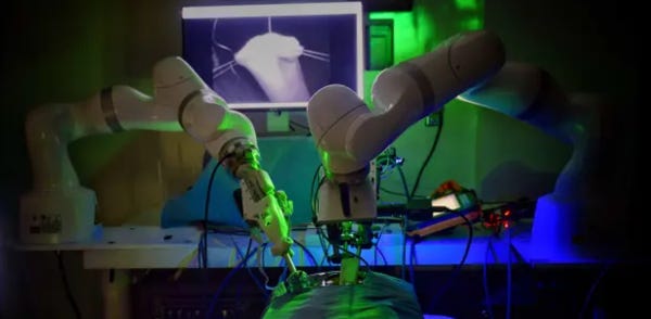 Robô Executa Cirurgia Sem Ajuda de Humanos