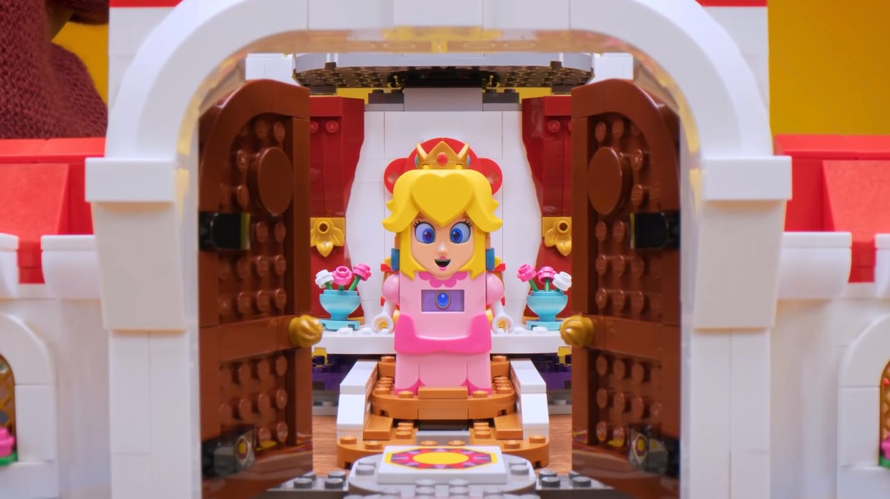 LEGO Peach