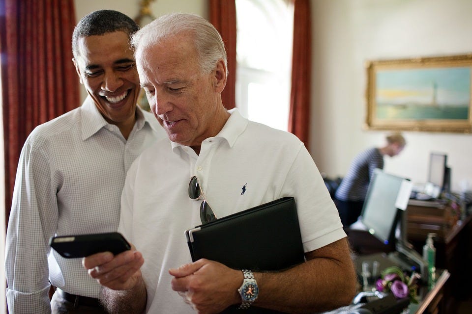 Barack Obama, Iphone, Smile, Relaxed, Technology